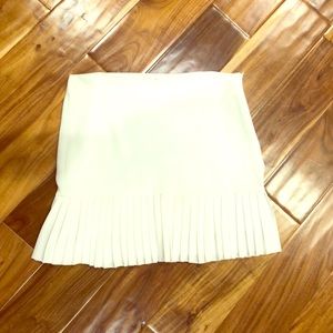 Ruffles white mini skirt